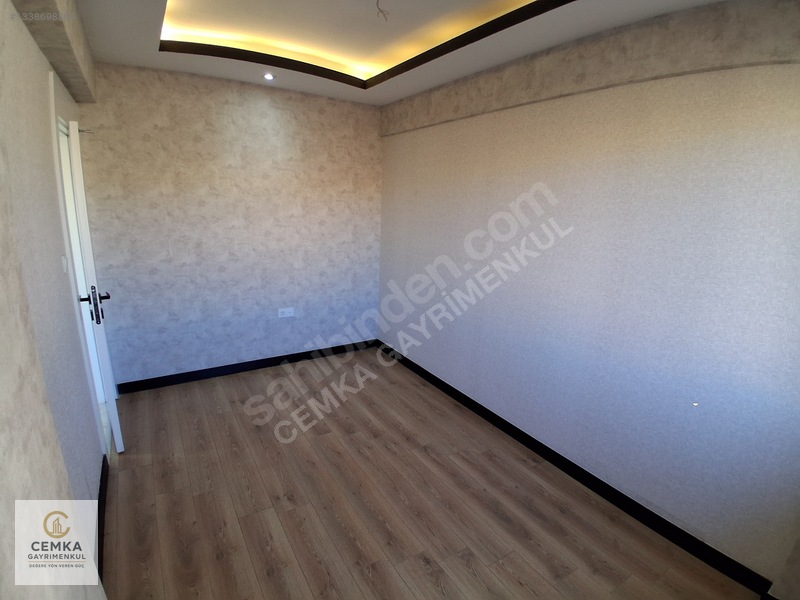 Alpaslanda Merkezi Konumda Yerden Isıtma Kiralık 3+1 — fotoğraf 23