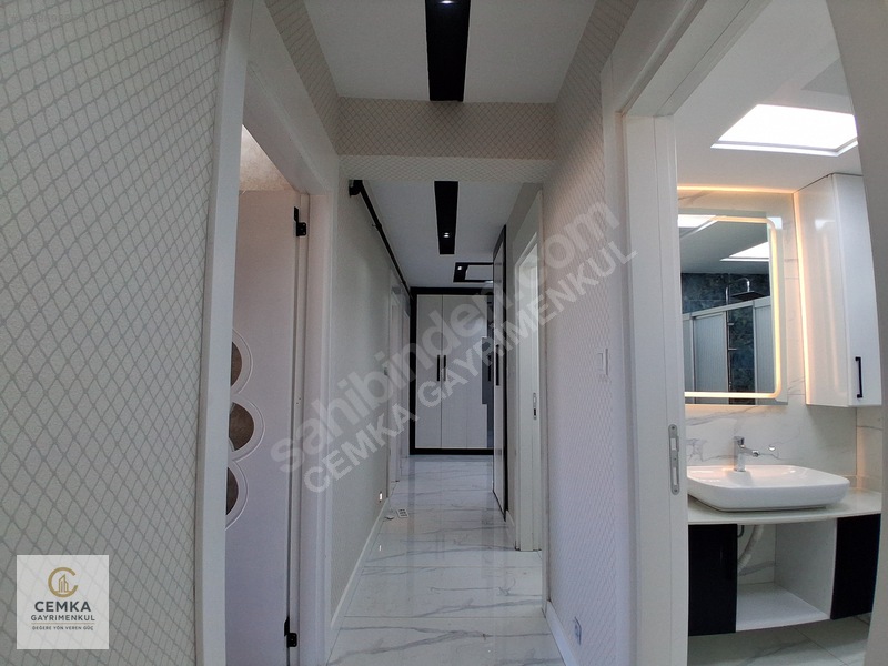 Alpaslanda Merkezi Konumda Yerden Isıtma Kiralık 3+1 — fotoğraf 24