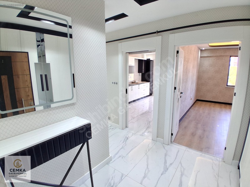 Alpaslanda Merkezi Konumda Yerden Isıtma Kiralık 3+1 — fotoğraf 27