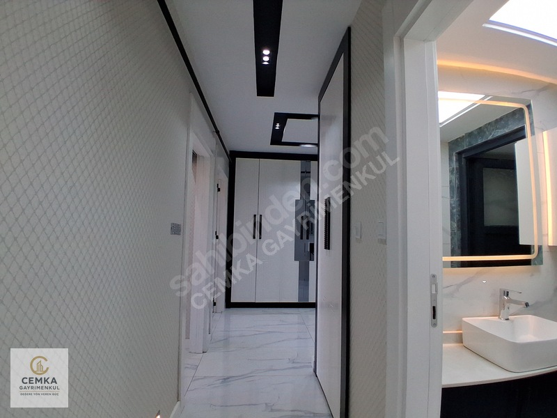 Alpaslanda Merkezi Konumda Yerden Isıtma Kiralık 3+1 — fotoğraf 29