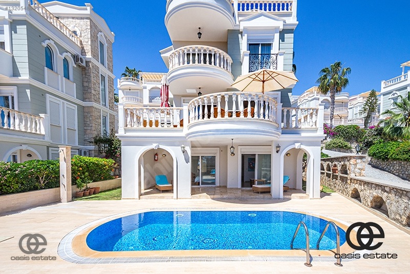 Konaklı'da Deniz Manzaralı, Havuzlu 4+1 Lüks Villa — fotoğraf 2