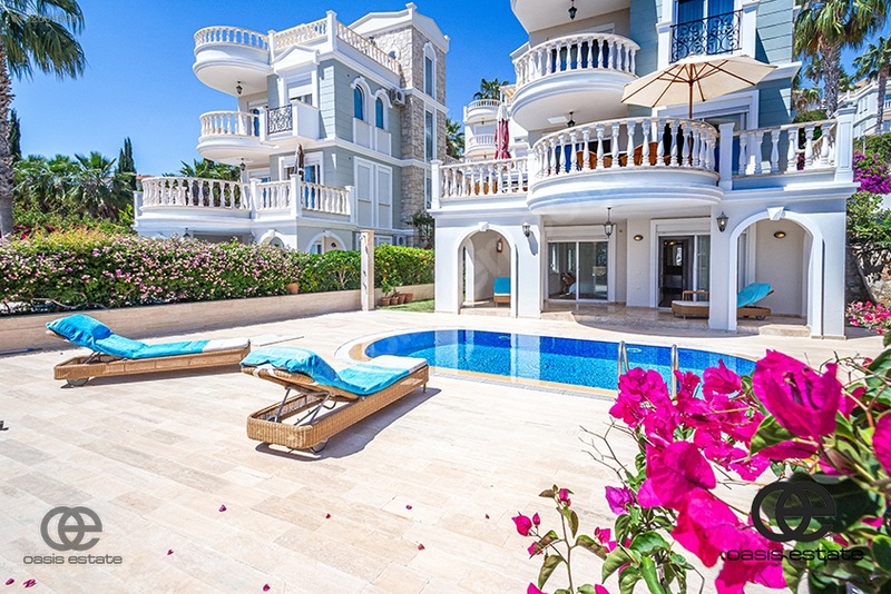 Konaklı'da Deniz Manzaralı, Havuzlu 4+1 Lüks Villa — fotoğraf 3