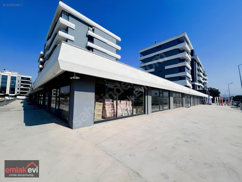 Emlak Evi'Nden Zeybek'De 300 M2 Köşe Başı Kiralık Dükkan
