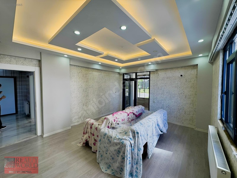 Realty World Mns2 Şükran'dan Satılık 4+0 — fotoğraf 6