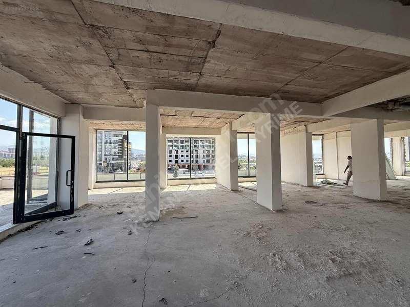 Kenan Yüksel Gayrimenkul'den Yüzakın Da Satılık 464 M2 Dükkan — fotoğraf 3