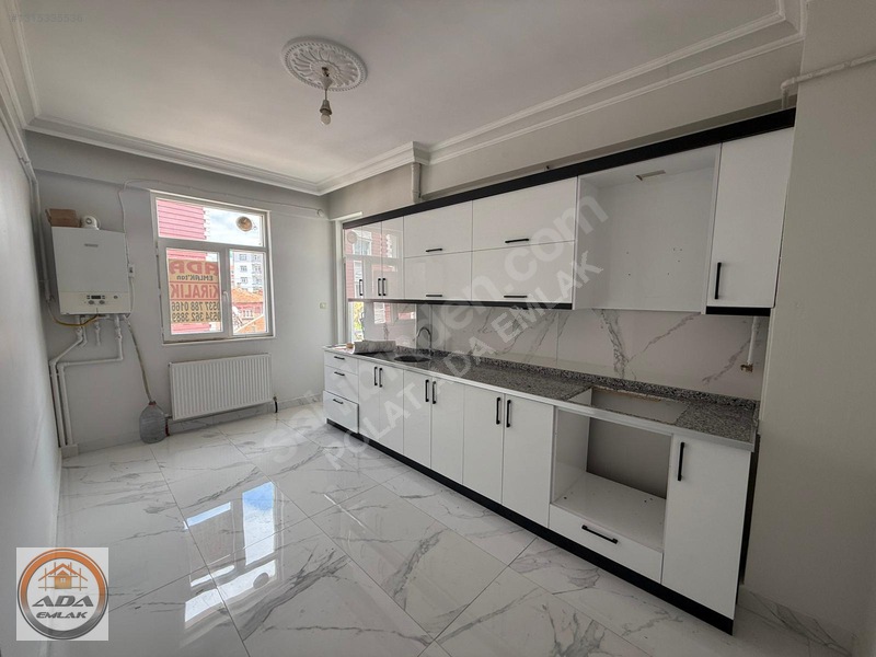 Polat Ada'Dan Kiralık 3+1 Saat Kulesine 5Dk Mesafe Bakımlı-Temiz
