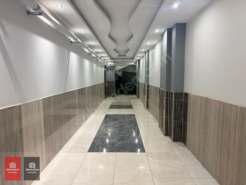 Serkan Emlak'ten Çarşıda İhsaniye'de Yeni Bina Kiralık Daire 2+1 — fotoğraf 3