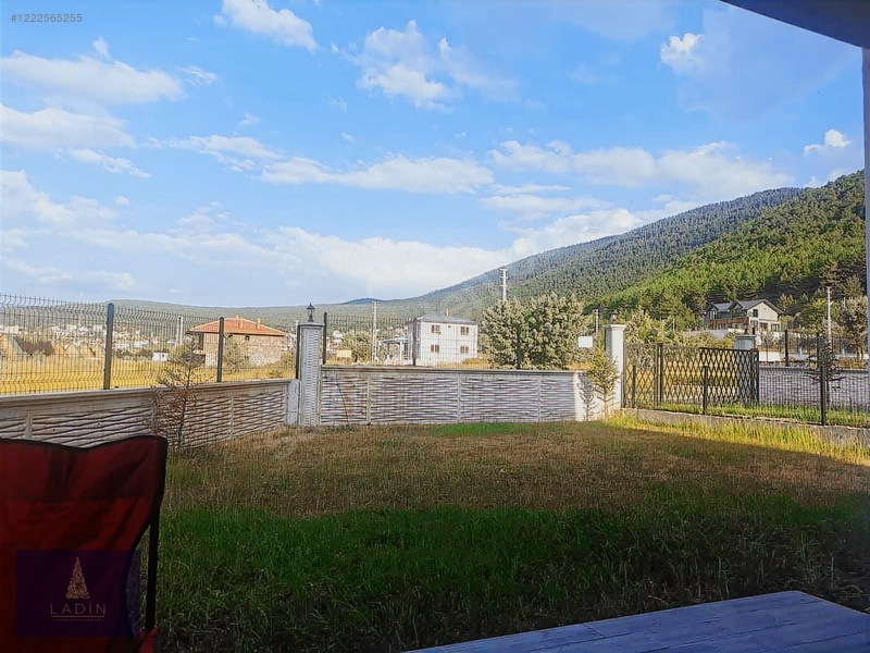 Ladin Gayrimenkulden Sitede Göl Ve Orman Manzaralı Yeni Villa — fotoğraf 4