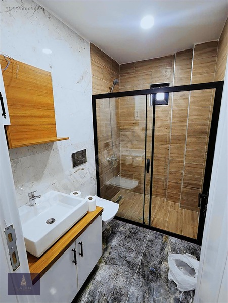 Ladin Gayrimenkulden Sitede Göl Ve Orman Manzaralı Yeni Villa — fotoğraf 9