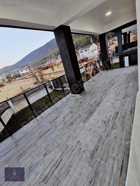 Ladin Gayrimenkulden Sitede Göl Ve Orman Manzaralı Yeni Villa — fotoğraf 12