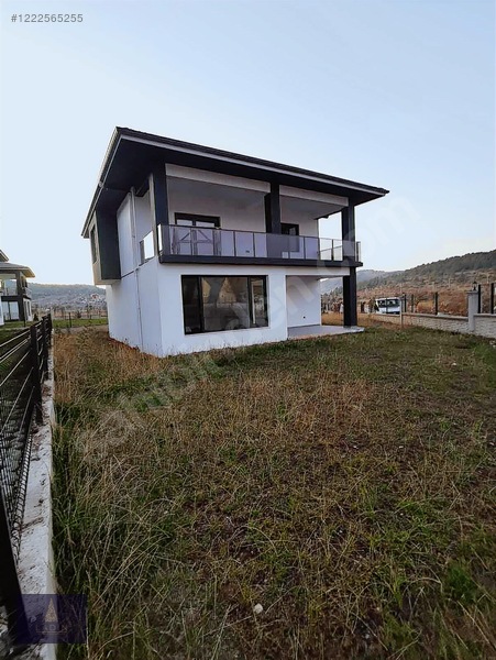 Ladin Gayrimenkulden Sitede Göl Ve Orman Manzaralı Yeni Villa — fotoğraf 19