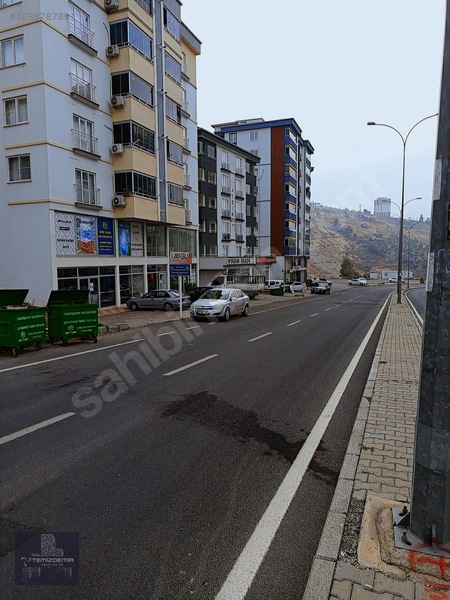 Vadi Mah Ana Cadde Üzeri Köşe Başı Kiralık İş Yeri — fotoğraf 4