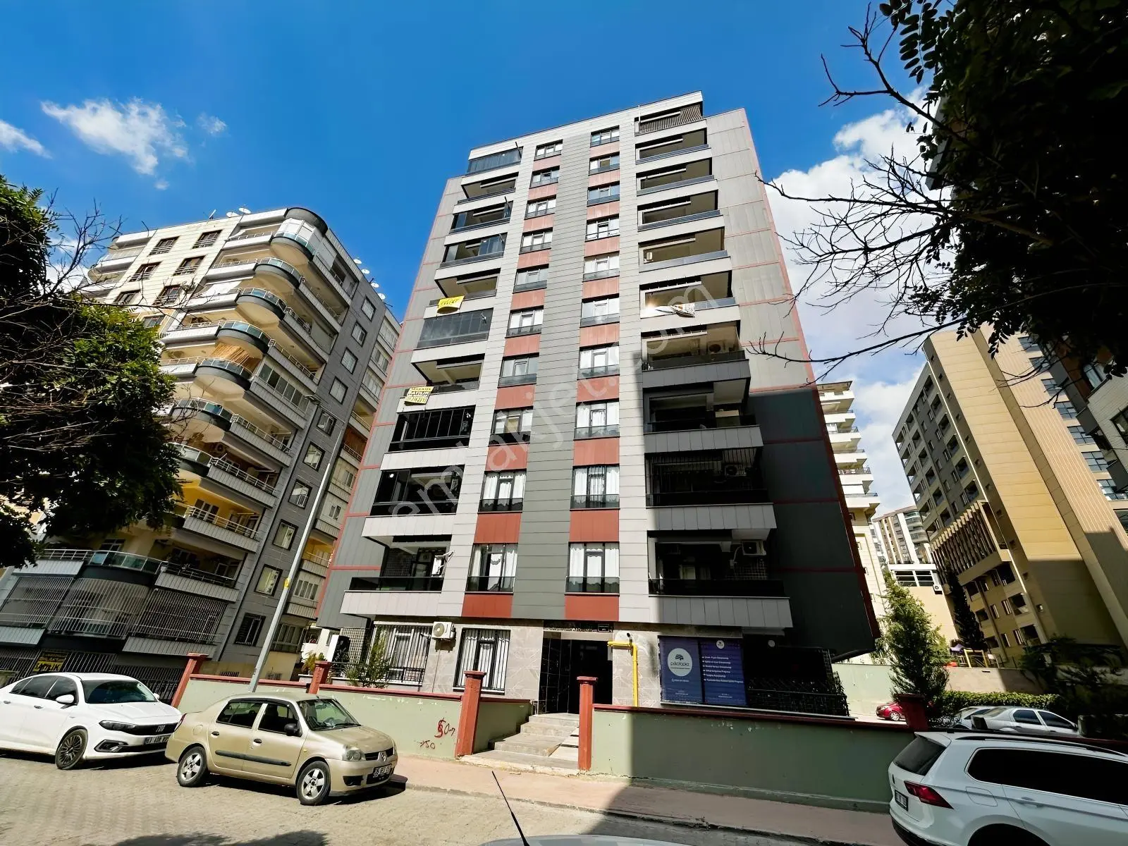 Roma Gayrimenkul'Den Akbayır'Da Geniş Ferah 2+1 Satılık Daire