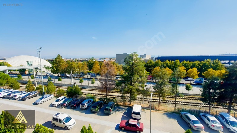 Avlu Manzaralı Kiralık 3+1 — fotoğraf 3