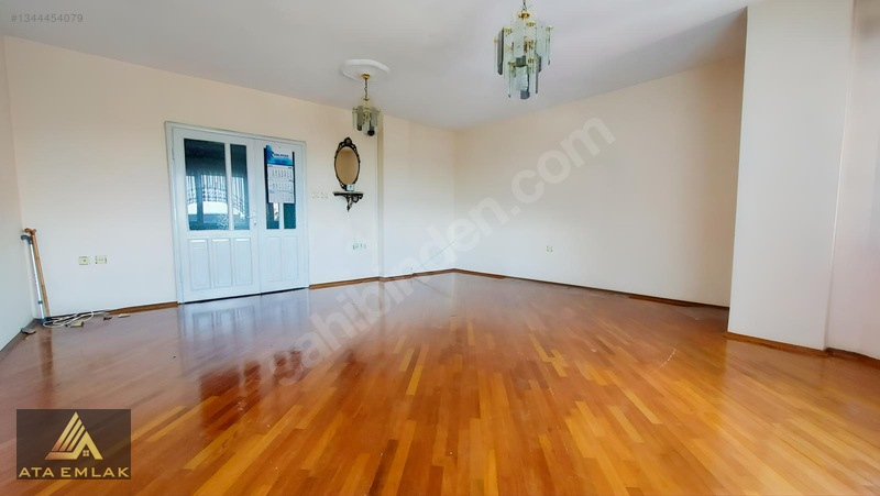 Avlu Manzaralı Kiralık 3+1 — fotoğraf 6
