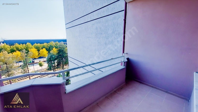 Avlu Manzaralı Kiralık 3+1 — fotoğraf 7