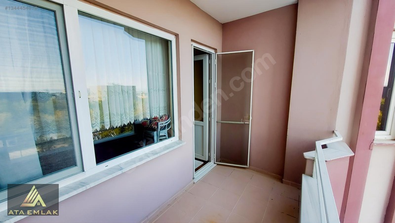 Avlu Manzaralı Kiralık 3+1 — fotoğraf 8