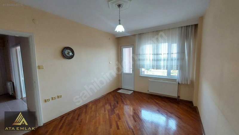 Avlu Manzaralı Kiralık 3+1 — fotoğraf 9