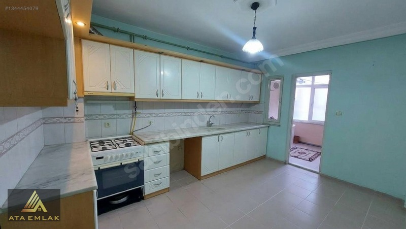 Avlu Manzaralı Kiralık 3+1 — fotoğraf 12