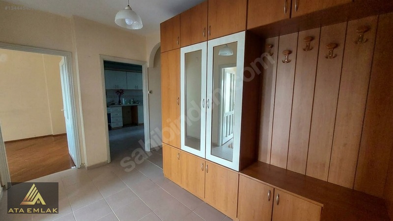 Avlu Manzaralı Kiralık 3+1 — fotoğraf 16