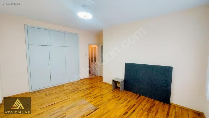Avlu Manzaralı Kiralık 3+1 — fotoğraf 22