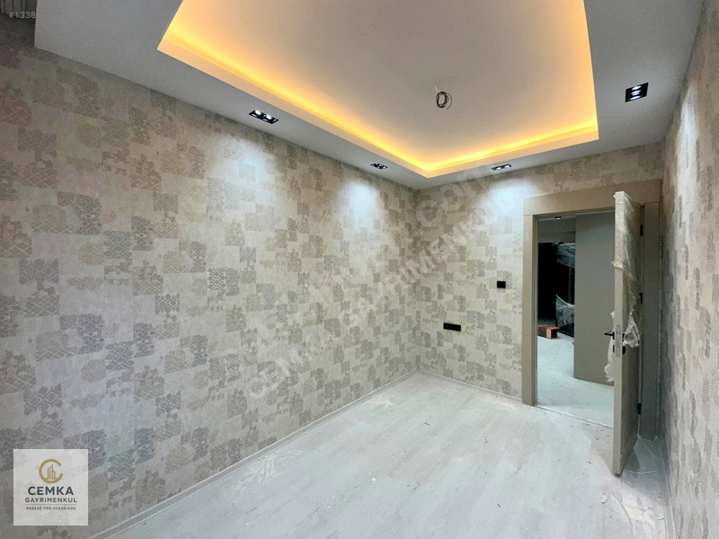 Alpaslanda Yeni Yapı Site İçerisinde Yerden Isıtma Kiralık 2+1 — fotoğraf 8