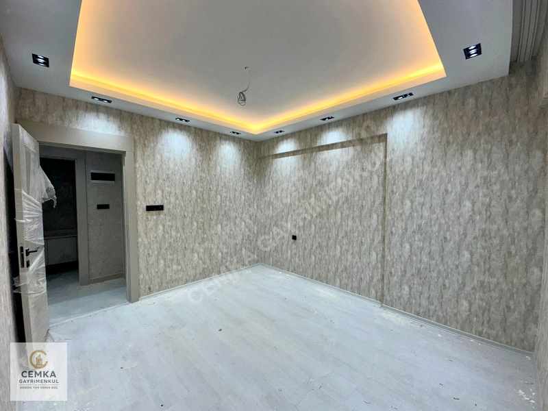 Alpaslanda Yeni Yapı Site İçerisinde Yerden Isıtma Kiralık 2+1 — fotoğraf 11