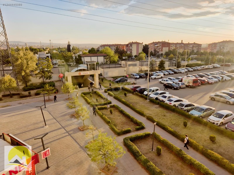 Metro Dibinde Araba Takaslı 55 M2 Satılık İşyeri — fotoğraf 2