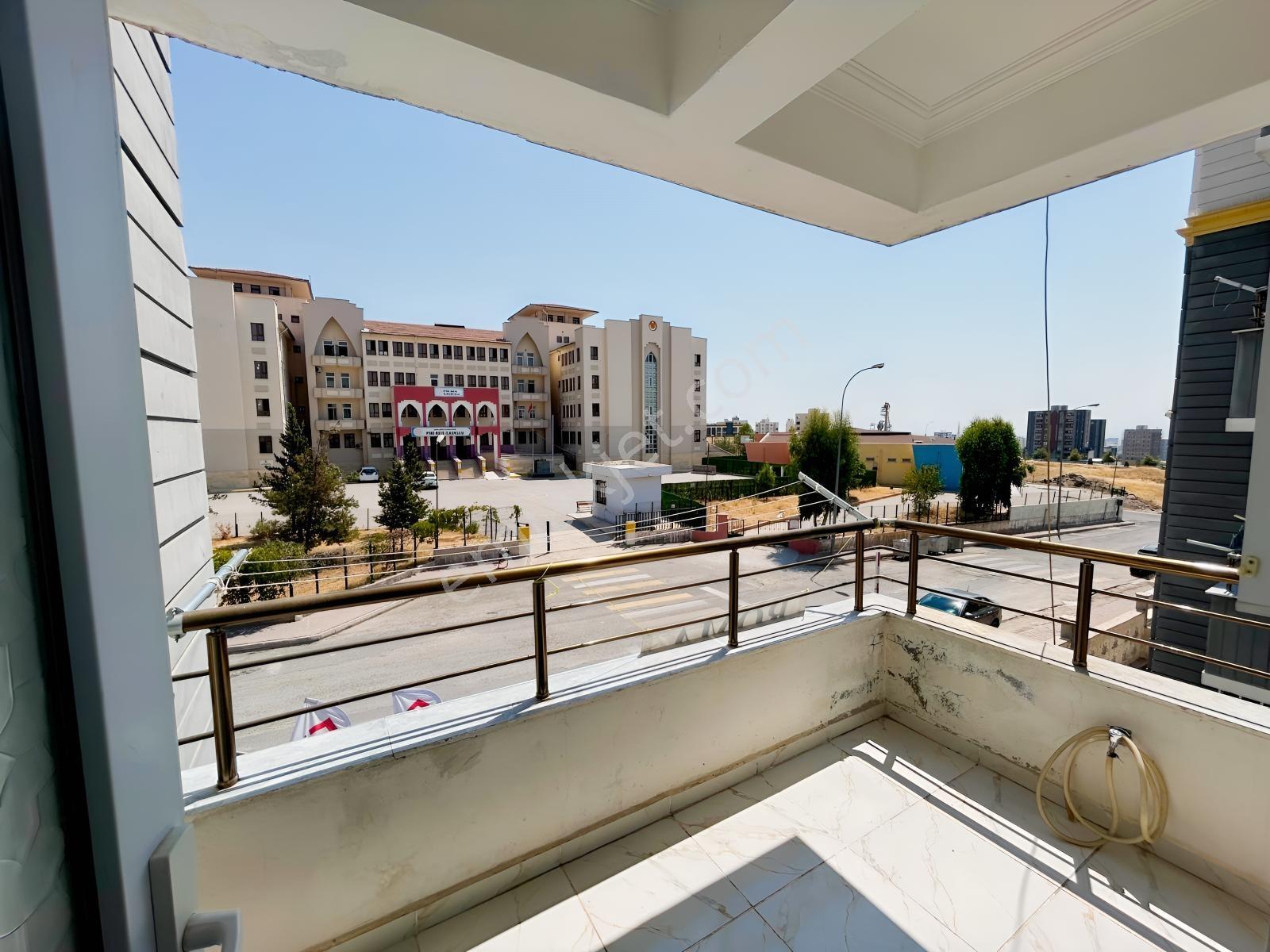 Roma Gayrimenkul'den Seyrantepe'de 2+1 Ara Kat Satılık Daire — fotoğraf 12