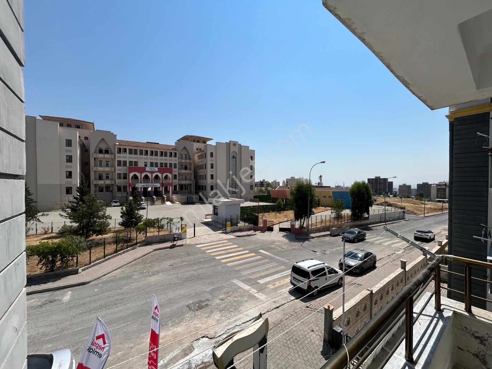 Roma Gayrimenkul'den Seyrantepe'de 2+1 Ara Kat Satılık Daire — fotoğraf 13