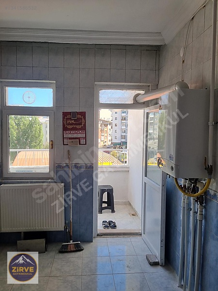 Zirve'den Gez Mah.'de İnönü Okulu Yanında Kiralık 3+1 Daire — fotoğraf 3