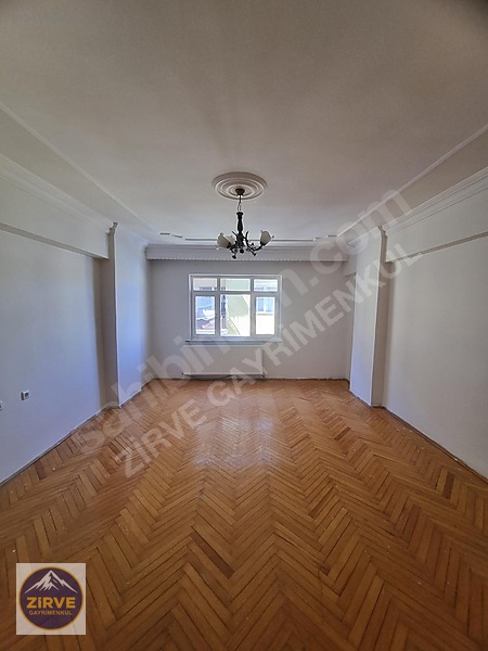 Zirve'den Gez Mah.'de İnönü Okulu Yanında Kiralık 3+1 Daire — fotoğraf 8