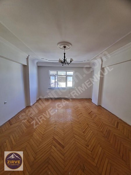 Zirve'den Gez Mah.'de İnönü Okulu Yanında Kiralık 3+1 Daire — fotoğraf 9