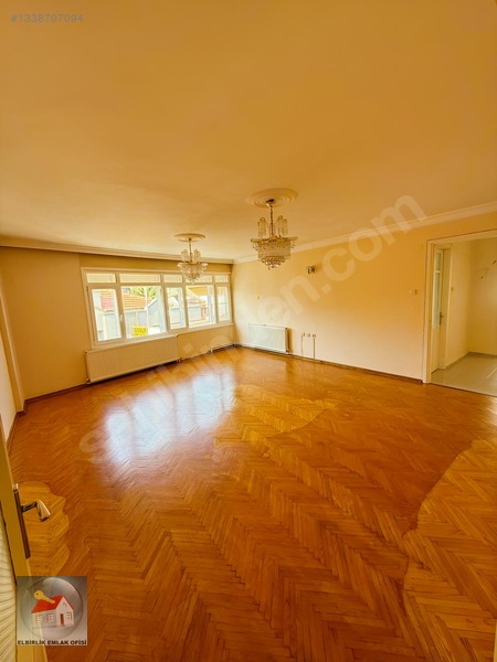 Balçova Korutürk Mah. Avantajlı Konumda Kiralık Ferah 3+1 Daire — fotoğraf 2
