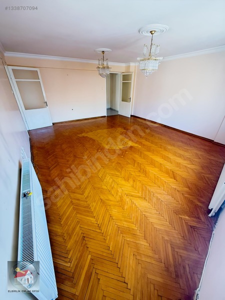 Balçova Korutürk Mah. Avantajlı Konumda Kiralık Ferah 3+1 Daire — fotoğraf 3