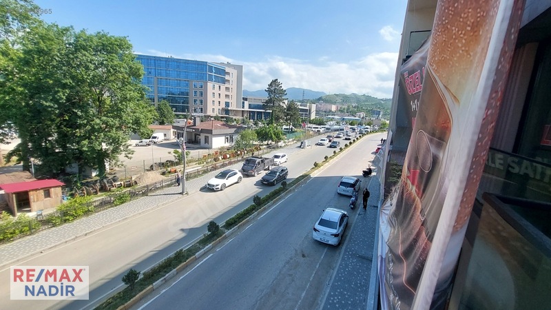 Remaxnadir'Den Hastane Karşısı Aksu Plazada Satılık 1+1