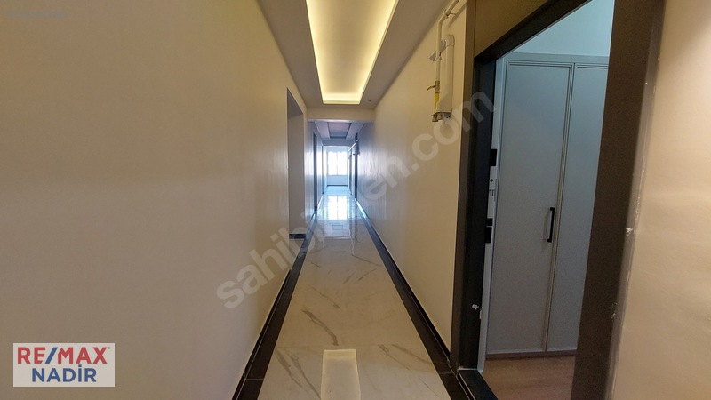 Remaxnadir'den Hastane Karşısı Aksu Plazada Satılık 1+1 — fotoğraf 3