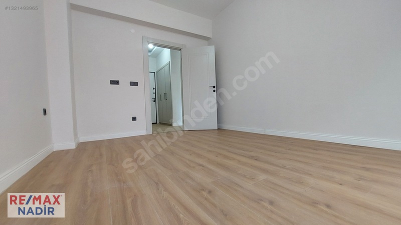 Remaxnadir'den Hastane Karşısı Aksu Plazada Satılık 1+1 — fotoğraf 12