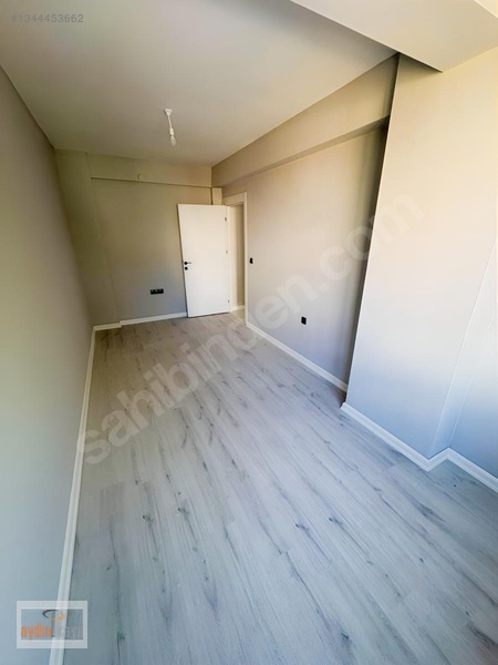 Fatih'te Satılık Sıfır 3+1 Ebeveyn Banyolu Güney Cephe Balkonlu — fotoğraf 12