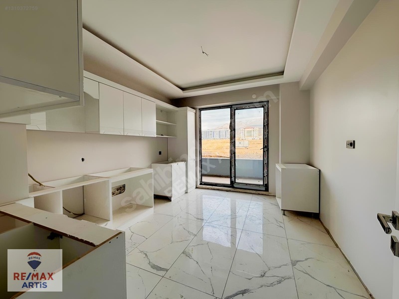 Remax Artis'ten Bilkent Karşısında Satılık 4+1 Daire — fotoğraf 3