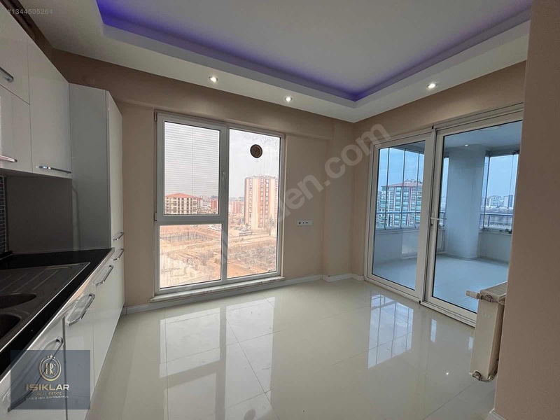 Enes Işık'tan Bostanbaşı Ana Cadde Üzerinde 4+1 Yapılı Daire — fotoğraf 5