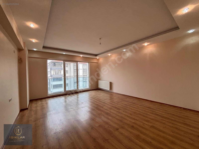 Enes Işık'tan Bostanbaşı Ana Cadde Üzerinde 4+1 Yapılı Daire — fotoğraf 10