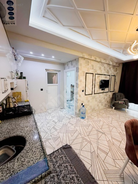 Genç Gayrimenkulden Üniversite Karşısı Kira Getirili 1+1 Daire — fotoğraf 2