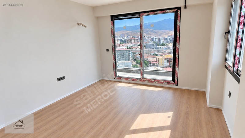 Menemen Uğur Mumcuda Yerden Isıtmalı 2+1 Kiralık Daire — fotoğraf 3