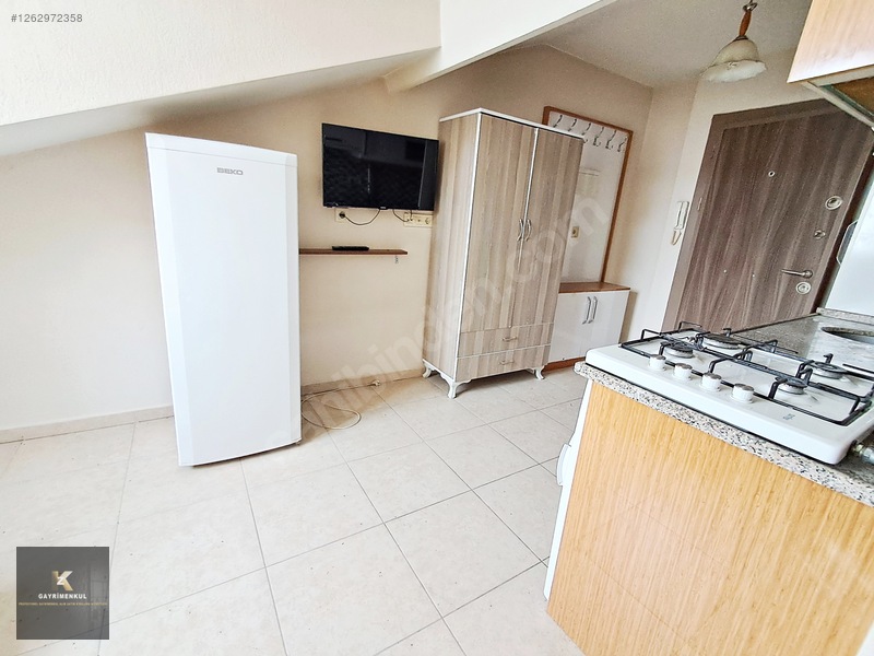 Kz Grup'tan Kınıklı Yunusemre 1+0 35m2 Çatıkatı Kiralık Apart — fotoğraf 2