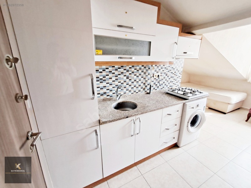 Kz Grup'tan Kınıklı Yunusemre 1+0 35m2 Çatıkatı Kiralık Apart — fotoğraf 4
