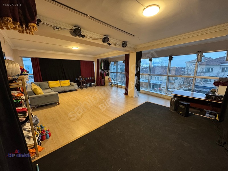 Bir Emlak Kuyumcuzade Blv. Cepheli 400 M2 Satılık Ofis — fotoğraf 2