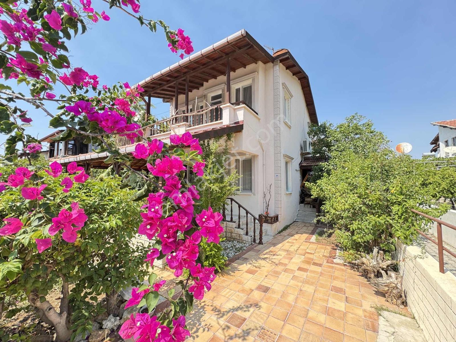 Altınkoy Tatil Sitesi Meydan Köy'De Satılık Bakımlı Villa