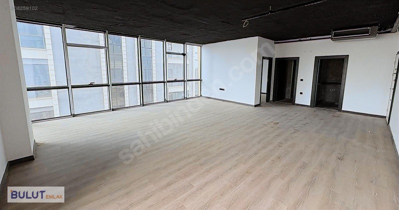 Bulut Emlaktan Prestijli Konumda Ofis — fotoğraf 3
