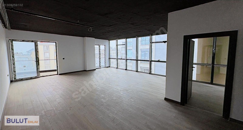 Bulut Emlaktan Prestijli Konumda Ofis — fotoğraf 4